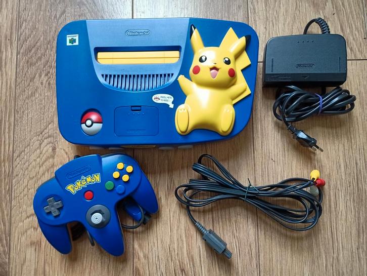 N64 Pokemon Pikachu variant zeer netjes, Spelcomputers en Games, Spelcomputers | Nintendo 64, Zo goed als nieuw, Met 1 controller