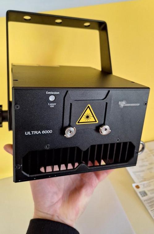 4x 6W RGB LASER nieuw compact plus case, Muziek en Instrumenten, Licht en Laser, Zo goed als nieuw, Licht, Ophalen