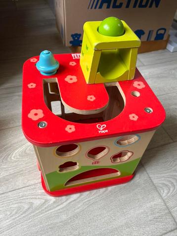 Hape speelkubus Pepe and Friends houten speelgoed beschikbaar voor biedingen