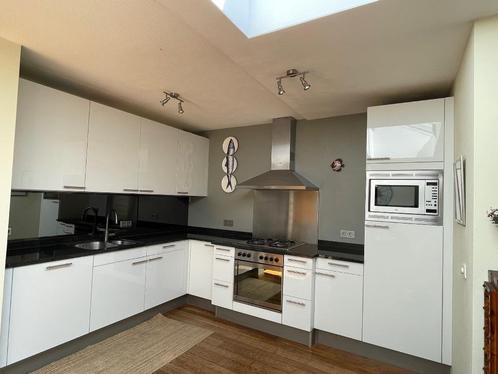 Keuken, Huis en Inrichting, Keuken | Complete keukens, Gebruikt, Hoekkeuken, Wit, Graniet of Steen, Hoogglans of Gelakt, Ophalen