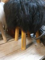 Teakhouten Krukjes met Yslands Schaap div kleuren in de Shop, Huis en Inrichting, Krukjes, Ophalen, Nieuw, Hout