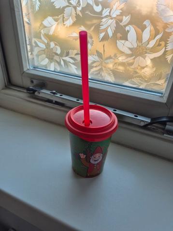nieuwe plastic kabouter beker met deksel en rietje beschikbaar voor biedingen