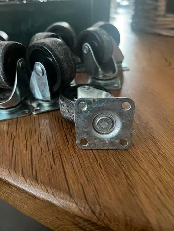 16 zwenkwielen 6cm beschikbaar voor biedingen
