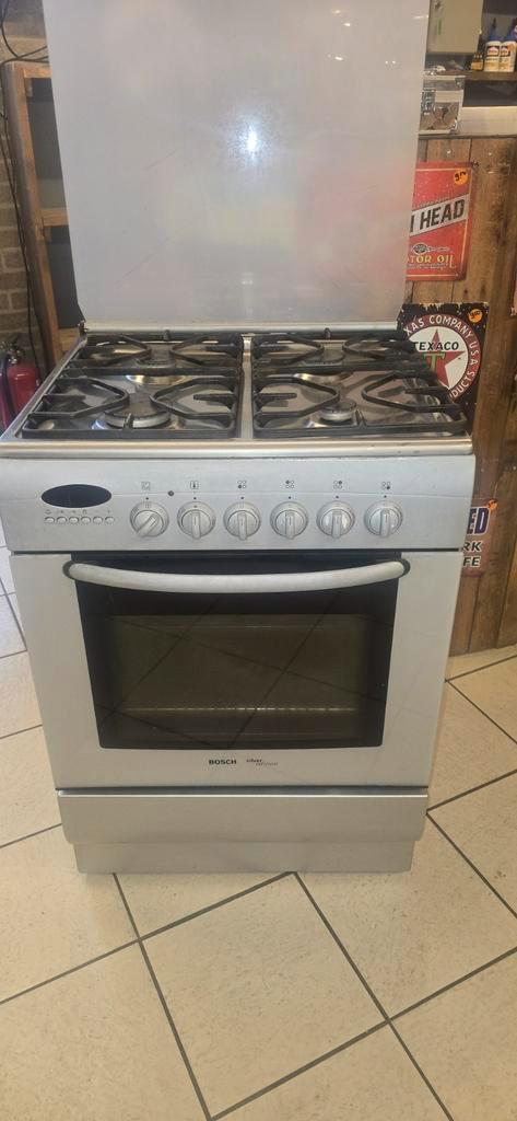 Bosch gasfornuis met garantie, Witgoed en Apparatuur, Fornuizen, Gebruikt, Vrijstaand, Gas, 4 kookzones, 85 tot 90 cm, Ophalen