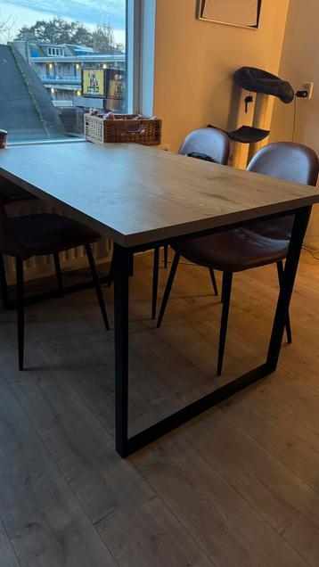 Eettafel hout/zwart