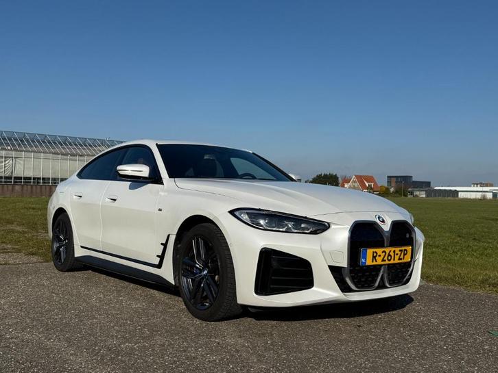 BMW i4 Edrive40 340pk 2022 - LEASE TRANSFER BONUS 2000 EUR, Auto's, BMW, Bedrijf, i4, ABS, Achteruitrijcamera, Adaptieve lichten