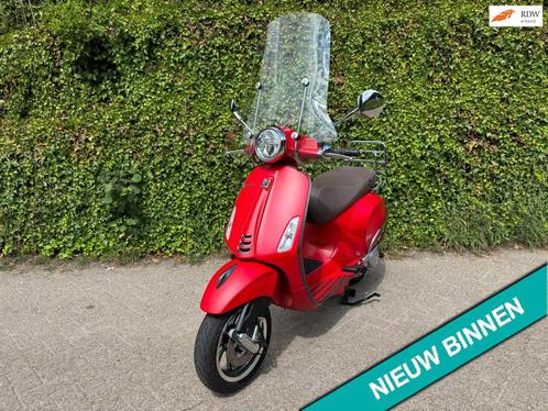 Vespa Primavera S RED MAT 45 km TOP STAAT BETAAL met in3, Fietsen en Brommers, Scooters | Vespa, Gebruikt, Vespa S, Benzine
