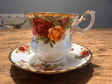 Royal Albert Old Country Roses dames kop en schotel beschikbaar voor biedingen