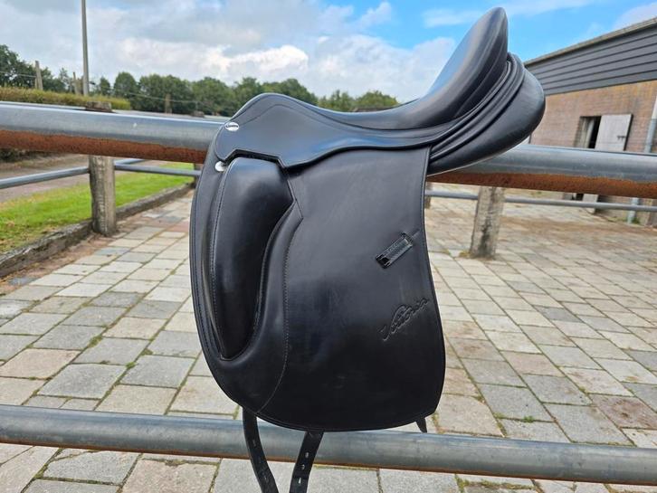 Erreplus vittoria 17 inch, mw, monoblad, uitstekende staat!, Dieren en Toebehoren, Paarden en Pony's | Zadels, Zo goed als nieuw