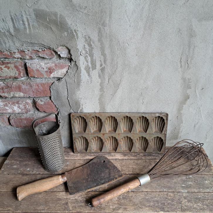 Oude brocante Madeleine rasp garde hakmes slagersmes *Etage3, Huis en Inrichting, Woonaccessoires | Overige, Gebruikt, Ophalen of Verzenden