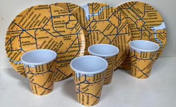 4 Hard plastic bekers en bordjes NS Spoorwegen en stations. beschikbaar voor biedingen