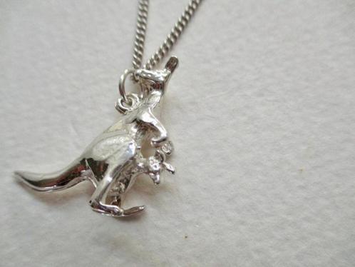 Zilveren KANGAROO hanger +jong in buidel massief echt zilver, Sieraden, Tassen en Uiterlijk, Kettinghangers, Zo goed als nieuw