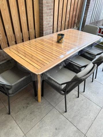 Houten tuintafel 215x100 beschikbaar voor biedingen