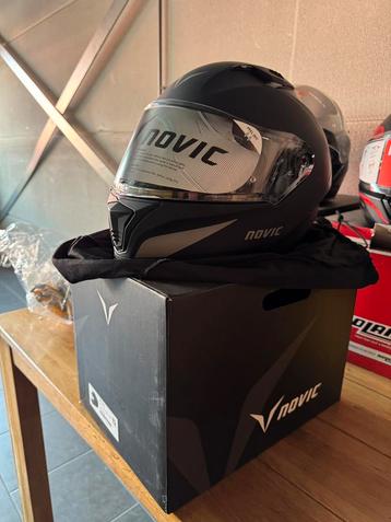 Novic helm matt black maat L beschikbaar voor biedingen