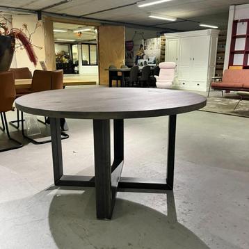Gardo Eetkamertafel Rond 140 cm beschikbaar voor biedingen