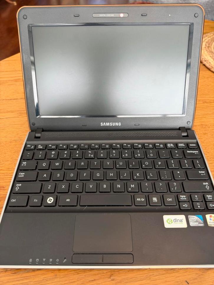Samsung N210 Plus Netbook / Kleine Laptop + oplader, Computers en Software, Windows Laptops, Gebruikt, 10 inch of minder, HDD