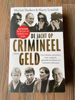 Marian Husken - De jacht op crimineel geld, Maatschappij en Samenleving, Ophalen of Verzenden, Zo goed als nieuw, Wereld