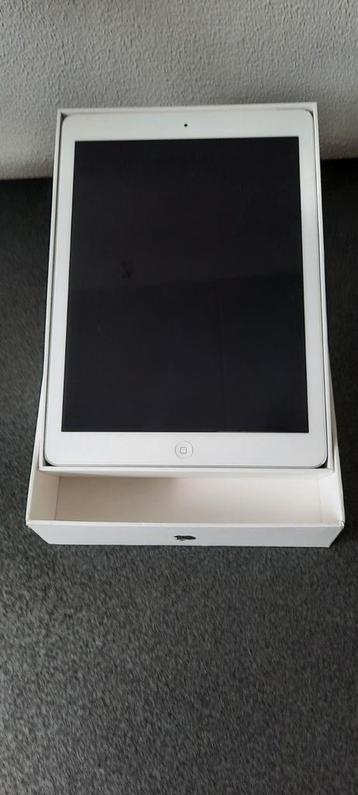 Ipad Air 3 ,32 GB ,2015+oplader en usb kabel.in doos beschikbaar voor biedingen
