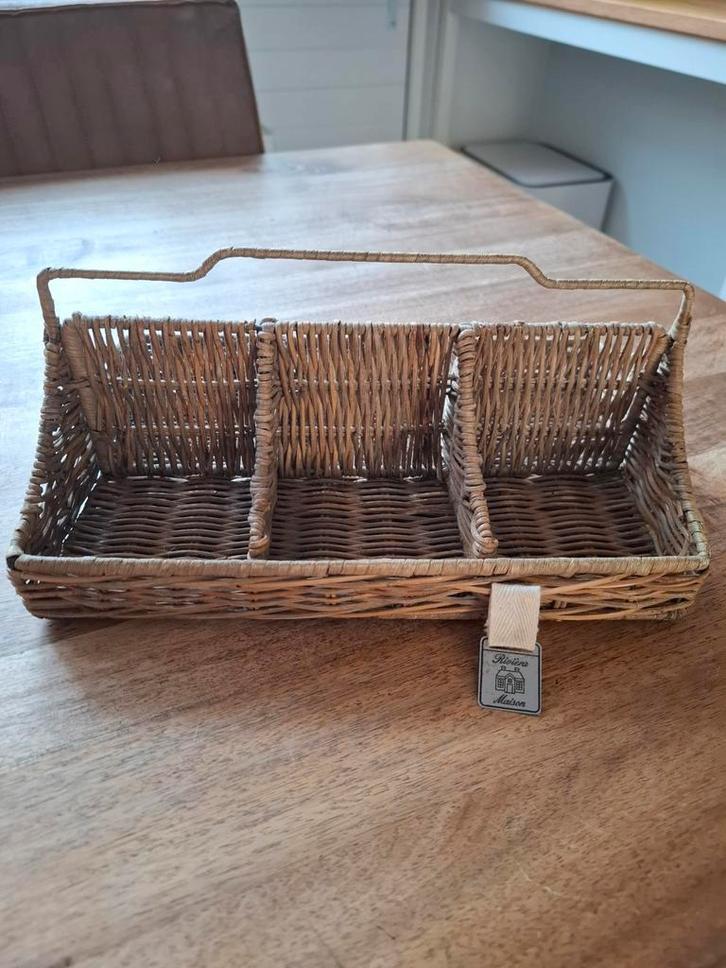 Riviera Maison organizer, Huis en Inrichting, Woonaccessoires | Schalen en Manden, Zo goed als nieuw, Mand, Rechthoekig, Riet