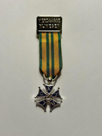 Miniatuur Vierdaagse #5 met lintstrip zilver beschikbaar voor biedingen