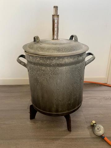 Weckketel en gasbrander te Heemskerk beschikbaar voor biedingen