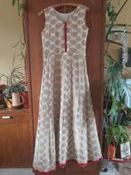 Elegante witte galajurk met gouden details, Maat 38/40 (M), Galajurk, Wit, Ophalen of Verzenden