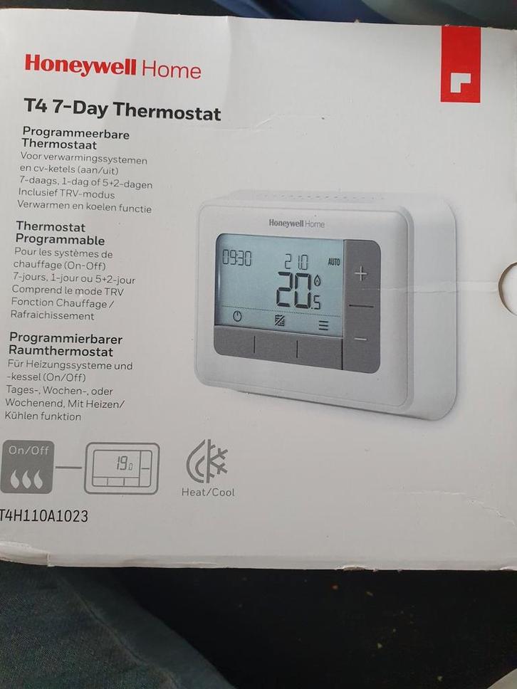 Honeywell Home T4 7-Day Thermostat - Nieuw in doos, Doe-het-zelf en Verbouw, Thermostaten, Nieuw, Slimme thermostaat, Ophalen