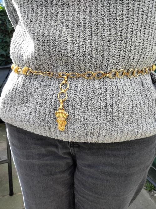 Riem. Heupketting. Hangertje beschermgod Bes. Vintage, Kleding | Dames, Riemen en Ceinturen, Gedragen, Tailleriem, 90 tot 100 cm