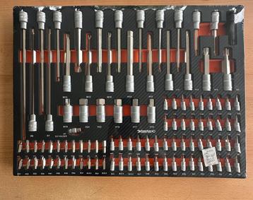 NIEUWE 102-delige Bit- en Doppenset beschikbaar voor biedingen
