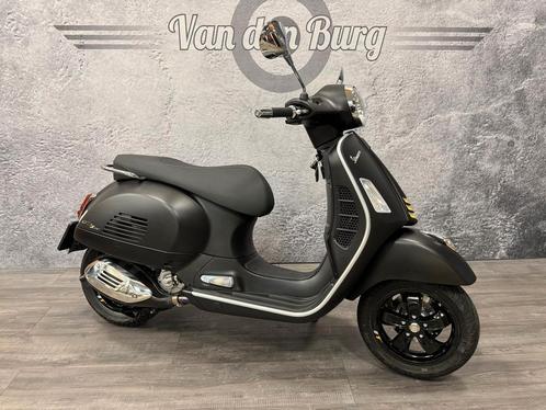 VESPA GTS 300 HPE SUPERTECH (bj 2022), Motoren, Motoren | Piaggio, Bedrijf, Scooter, 12 t/m 35 kW