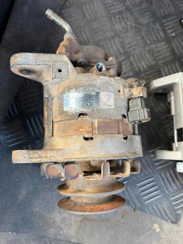 Originele 24V dynamo met vacuümpomp–Toyota Landcruiser BJ40 beschikbaar voor biedingen