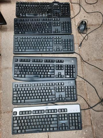 6 Monitoren & 6 Toetsenborden - Partij beschikbaar voor biedingen