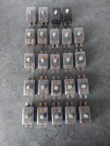 Partij Oldtimer zekeringhouders VW Opel BMW Kever. beschikbaar voor biedingen