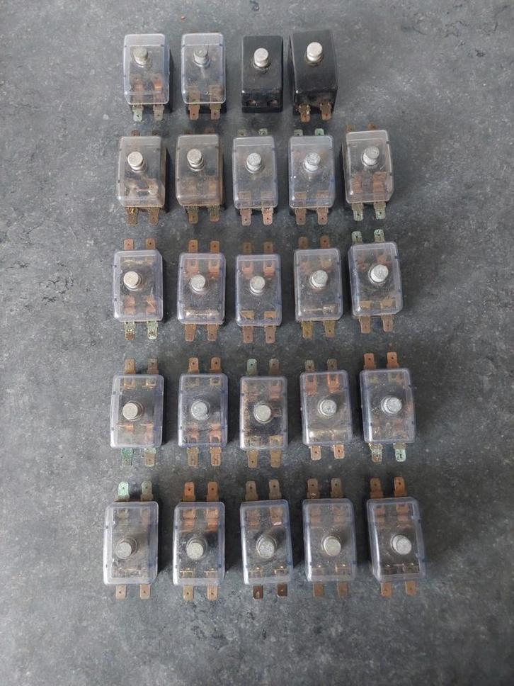 Partij Oldtimer zekeringhouders VW Opel BMW Kever., Auto diversen, Auto-accessoires, Zo goed als nieuw, Ophalen of Verzenden