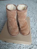 Ugg Laarzen Maat 35 - Nette Staat!, Kleding | Dames, Schoenen, UGG, Bruin, Lage of Enkellaarzen, Ophalen of Verzenden