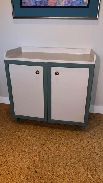 Vintage Kastje/Commode beschikbaar voor biedingen