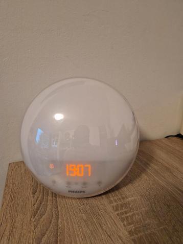 Philips HF3520 Wake-up Light Wekkerradio beschikbaar voor biedingen