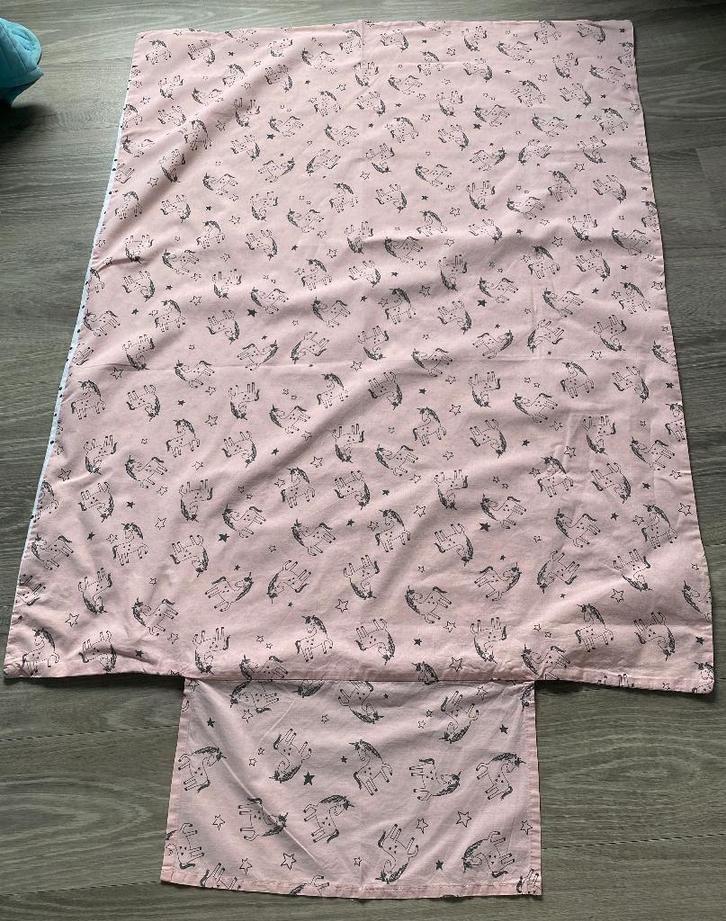 Roze dekbedovertrek met Unicorns 100 x 135 voor ledikantje., Kinderen en Baby's, Kinderkamer | Beddengoed, Zo goed als nieuw, Dekbedovertrek