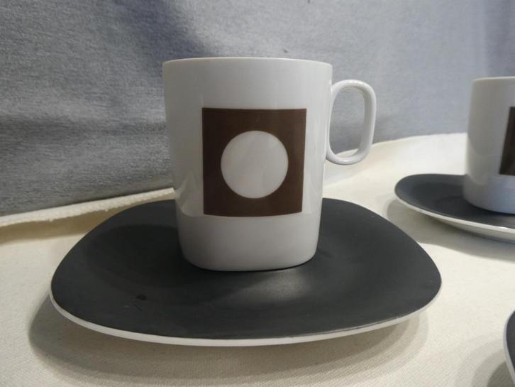 Vintage 4 x kop en schotels Langenthal Zwitserland, Huis en Inrichting, Keuken | Servies, Gebruikt, Kop(pen) en/of Schotel(s)