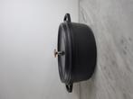 Staub la cocotte ovaal 29 cm, Huis en Inrichting, Keuken | Potten en Pannen, Ophalen, Zo goed als nieuw, Gietijzer, Koekenpan of Braadpan