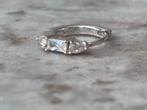 Safira ELMA Hoop Oorbel Zilver 925 - 1 oorbel / piercing, Ophalen of Verzenden, Zo goed als nieuw, Zilver, Met edelsteen