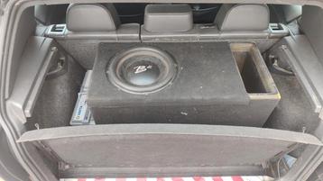 B2 Subwoofer - Krachtige Bas voor Auto beschikbaar voor biedingen