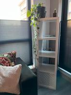IKEA Kallax kast - 4 vakken + deurtje, Huis en Inrichting, Kasten | Wandmeubels, Ophalen, Zo goed als nieuw, Minder dan 150 cm