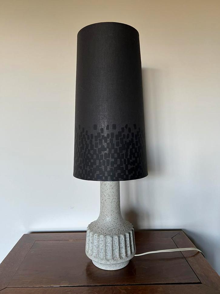 Vintage jaren 70 lamp in grijs met zwarte lampenkap, Verzamelen, Retro, Huis en Inrichting, Ophalen of Verzenden