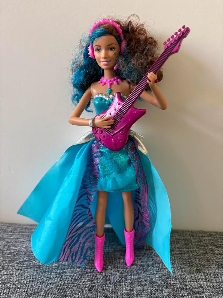 Rockstar Barbie met Muziek, Kinderen en Baby's, Speelgoed | Poppen, Gebruikt, Barbie, Ophalen of Verzenden