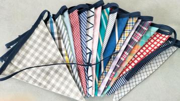 B. Vlaggenlijn DIVERSE STOFJES (5 m.) beschikbaar voor biedingen