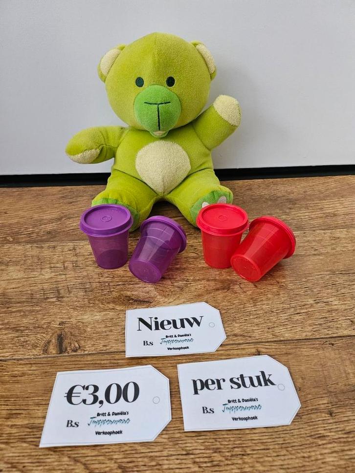 Tupperware nieuw ronde pillendoosjes medicijnpotjes gekleurd, Huis en Inrichting, Keuken | Tupperware, Nieuw, Bak of Kom, Paars