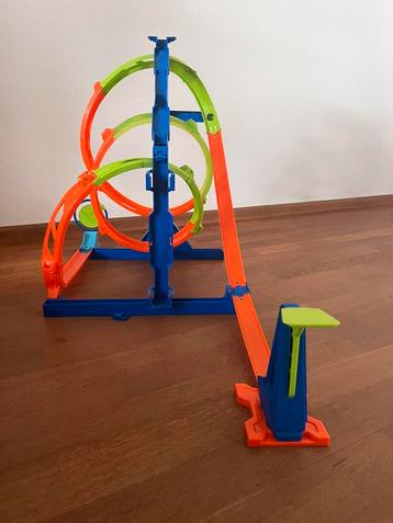 Hot Wheels racebaan Loopings en lancering beschikbaar voor biedingen