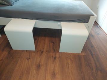 Auping Auronde (aanhaak) Tafeltje 48 cm hoog beschikbaar voor biedingen