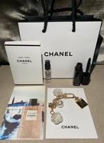 Camelia sleutelhanger met Chanel no5 charm & Paris-Paris edt, Ophalen of Verzenden, Nieuw, Miniatuur, Gevuld